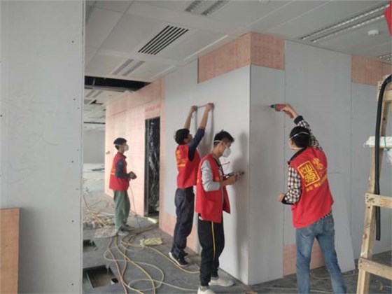 木工隔墙封石膏面板