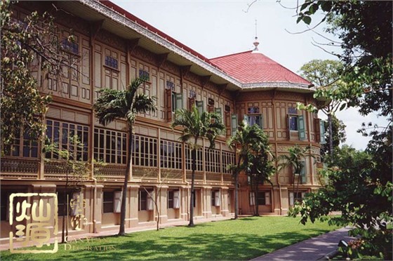 泰国国王公开纳妃 【多图】扒一扒你不知道的泰国国王贵妃居住王宫照片