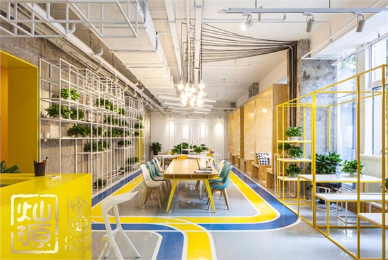 共享办公空间设计理念实践 借鉴图书馆模式打造灵活可变的快递公司办公室